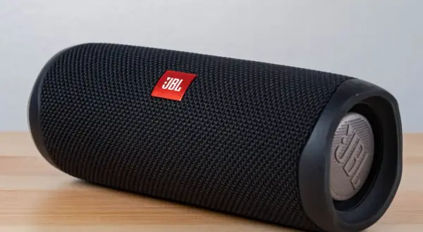 Jak połączyć głośnik JBL – proste kroki, aby uniknąć problemów z łącznością