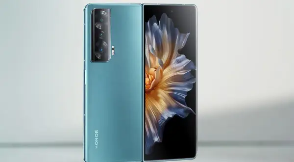Składany smartfon Honor z aparatem i ekranem AMOLED, wyświetlającym barwny kwiat.