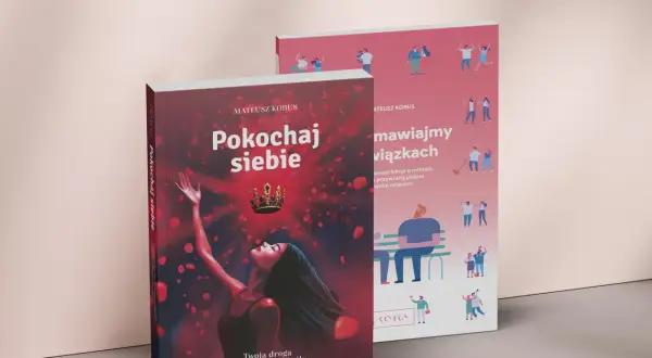 Książka dla faceta "Pokochaj siebie" z koroną i płatkami róż. Obok druga książka o relacjach.