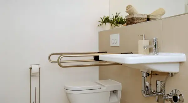 Barrierefreies Badezimmer: So gestalten Sie Sicherheit und Komfort