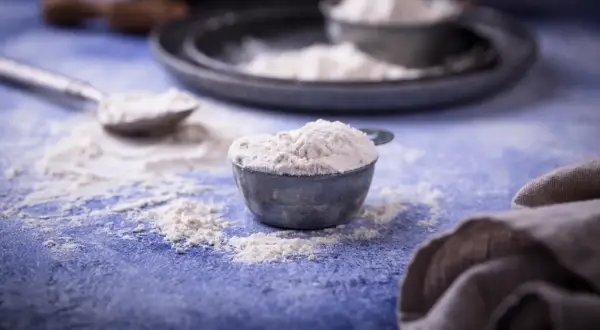 Ile szklanek to 1 kg mąki? Rozwiąż problem z odmierzaniem!