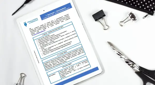 Tablet z notatkami o Tadeuszu Borowskim, pióro, spinacze i nożyczki.