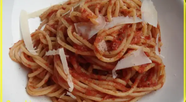 Sos do spaghetti z przecieru: Prosty przepis, który zawsze się udaje