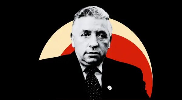 Portret mężczyzny w garniturze, z tyłu kolorowe łuki. Człowiek istota pełna sprzeczności, jego spojrzenie zdaje się to odzwierciedlać.