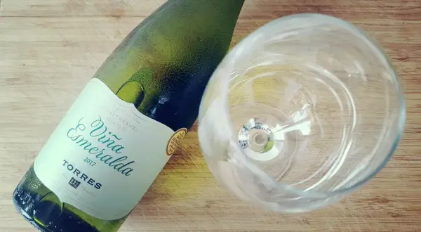 Gdzie kupić wino Esmeralda? Sprawdź najlepsze oferty online