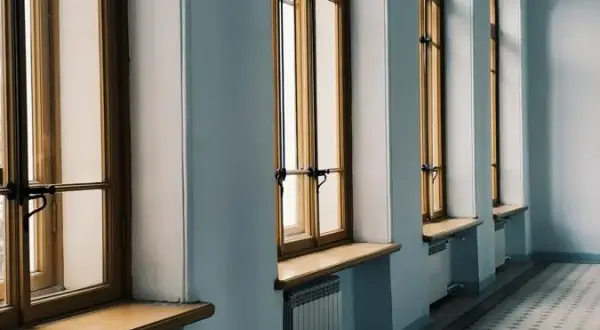 Ile kosztuje przepisanie mieszkania u notariusza? Sprawdź ukryte opłaty