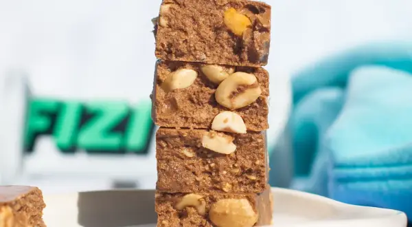 Baton proteinowy przed czy po treningu - co wybrać dla lepszej regeneracji?