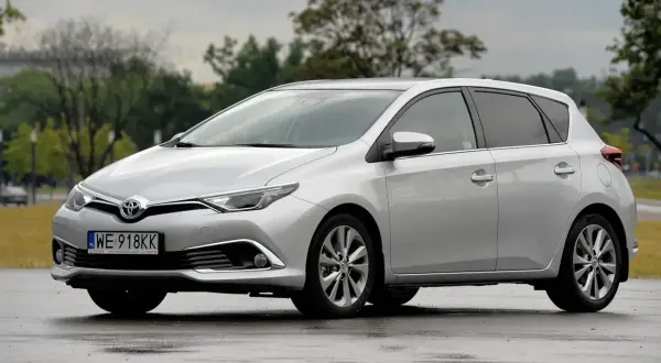 Toyota Auris: pojemność baku, rezerwa i zasięg wszystko, co musisz wiedzieć