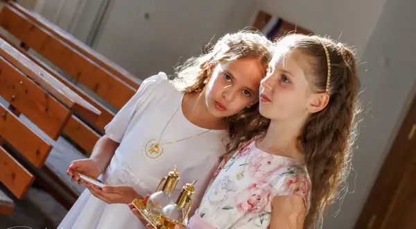 Fotograf na komunię: Uniknij pułapek! Ceny i pakiety 2024.
