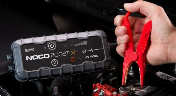 Akumulator 12V w Yaris Hybrid: Gdzie jest i jak uniknąć rozładowania?