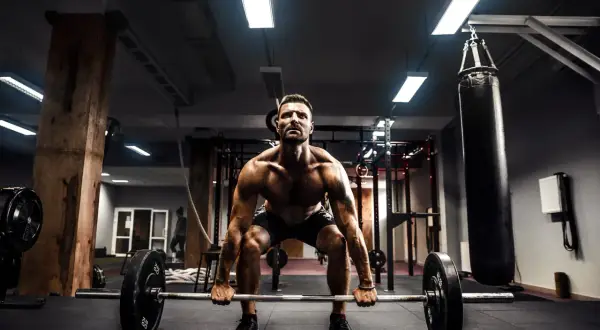 Trening siłowy: Co daje? Zbuduj siłę, spal tłuszcz, żyj zdrowiej!