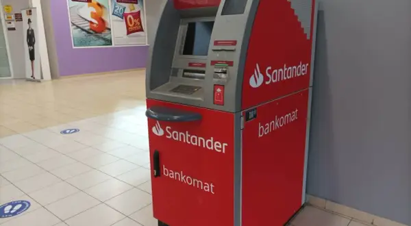 Bankomaty w Tomaszowie Mazowieckim - Gdzie je znaleźć i jak działają?