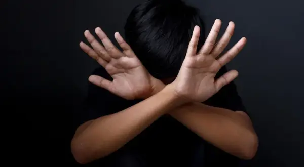 Przemoc psychiczna: Czy jesteś ofiarą? Rozpoznaj i uzyskaj pomoc