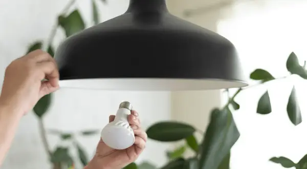 Żarówka GU10 z czujnikiem ruchu – oszczędność energii i wygoda