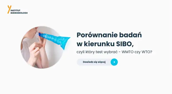 Jak zdiagnozować SIBO? Porównanie badań WMTO i WTO. Kobieta wykonuje test oddechowy.