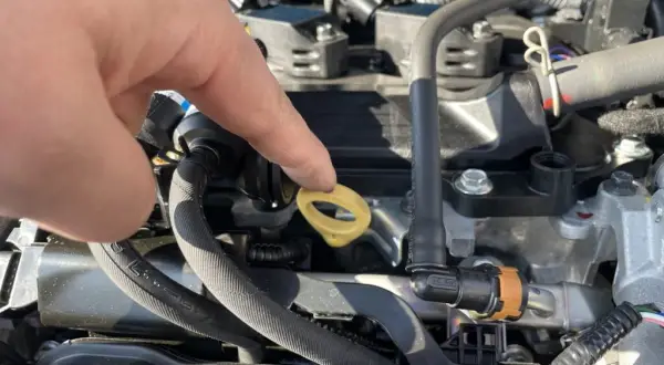 Toyota Yaris 1.0 ile oleju do silnika? Sprawdź, co musisz wiedzieć