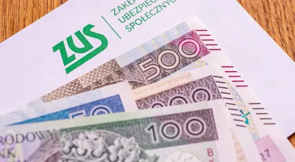ZUS i polskie banknoty. Tabela 13 emerytura 2026 może zawierać informacje o wypłatach.