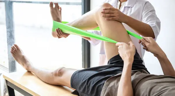 Fizjoterapia: Co to jest? Jak działa i kiedy warto z niej skorzystać?