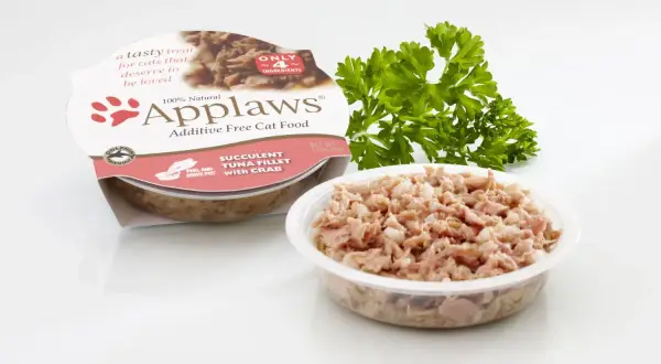 Applaws Senior - soczysty filet z tuńczyka z krabem, przysmak dla kotów, tylko 4 składniki.