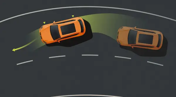 Dos coches naranjas en una curva. Uno, con ASR auto, se desliza ligeramente, indicado por una flecha amarilla.