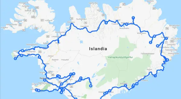 Mapa Islandii z zaznaczoną trasą turystyczną. Widać nazwy miast i dróg, a także park narodowy Vatnajökulsþjóðgarður. Klimat Islandii jest surowy, ale piękny.