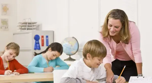 Skuteczny plan pracy dla zajęć wyrównawczych uczniów powracających z zagranicy