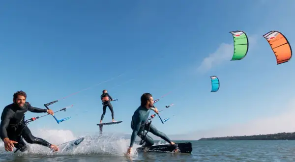 Kitesurfing: Ile kosztuje sprzęt? Nowy czy używany planuj budżet!