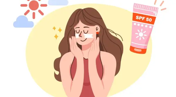Frau trägt Sonnencreme auf, um ihre Haut vor der Sonne zu schützen und Vitamin D zu tanken. Sonnenschein und Wolken im Hintergrund.