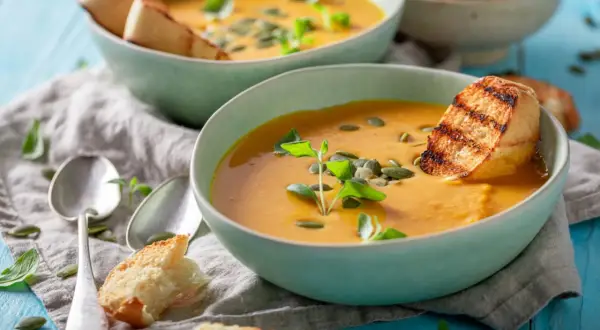 Suppen bei Verstopfung: Sanfte Rezepte für schnelle Linderung