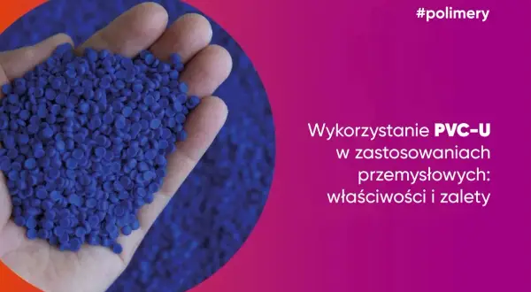 Granulat PVC w dłoni, symbolizujący wykorzystanie PVC-U w przemyśle.