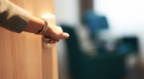 Czy wynajmujący może wejść do mieszkania? Prawo i Twoja obrona.