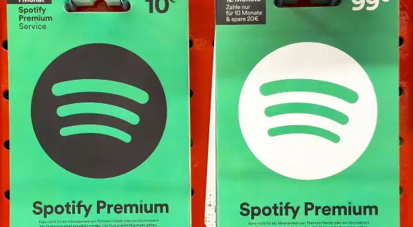 Karty podarunkowe Spotify Premium: 1 miesiąc za 10€, 12 miesięcy za 99€. Sprawdź, ile kosztuje Spotify Premium i wybierz najlepszą opcję.