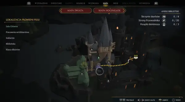 Mapa Hogwartu z zaznaczonymi punktami orientacyjnymi i ścieżką. Widać menu z opcjami, w tym "Misje" i "Mapa Świata", co sugeruje rozgrywkę w grze Hogwarts Legacy.