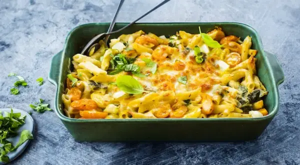 Penne al forno: łatwy przepis na pyszną zapiekankę makaronową