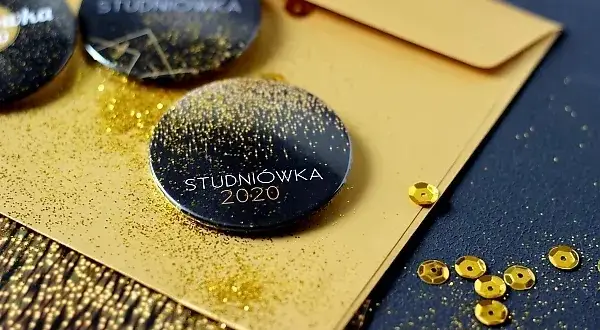 Jak zaprosić dziewczynę na studniówkę w sposób, który ją zachwyci