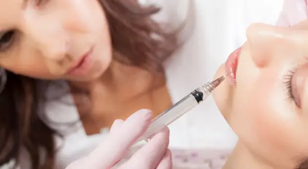 Alergia na kwas hialuronowy? Co naprawdę uczula i jak się chronić.