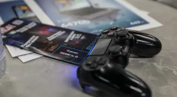 Jak udostępnić PS Plus na inne konta PS5 i cieszyć się grami razem