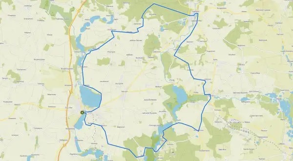 Mapa z zaznaczonymi trasami rowerowymi Kujawsko-Pomorskie. Widoczne jeziora, lasy i miejscowości.