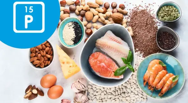 Produkty bogate w fosfor: ryby, krewetki, orzechy, nasiona, nabiał, jaja i fasola.