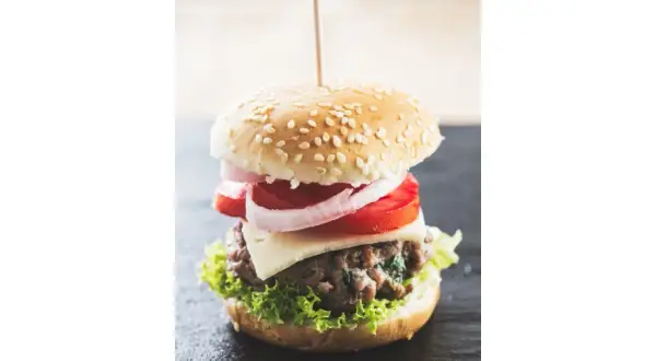 Gdzie kupić bułki do mini burgerów? Przewodnik po sklepach i piekarniach