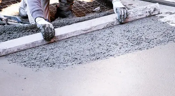 Beton B20 w workach: Ile na m²? Kalkulator i kosztorys.
