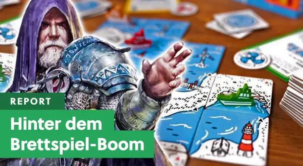 Ein Ritter mit Kapuze und Rüstung blickt auf bunte Karten mit Schiffen und Leuchttürmen. Ein Bericht über den Kickstarter-Brettspiele-Boom.