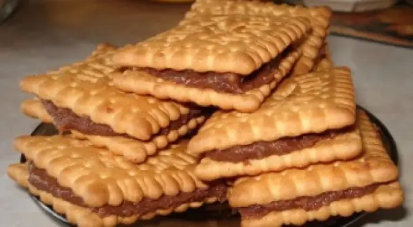 Ile kalorii ma herbatnik? Zaskakujące różnice w kaloryczności