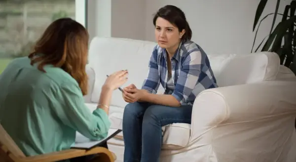 Nerwica: Jaki lekarz pomoże? Psychiatra, psycholog, psychoterapeuta?
