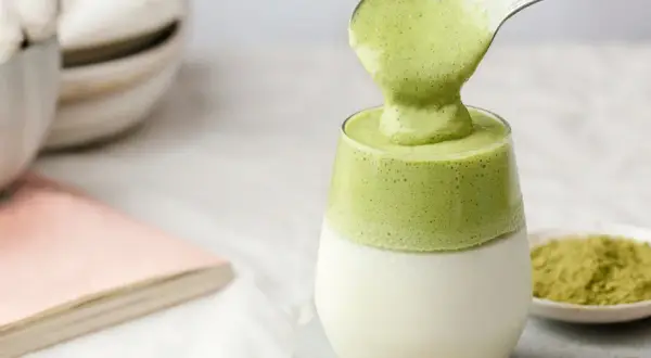 Co to matcha? Odkryj jej niezwykłe właściwości i korzyści zdrowotne