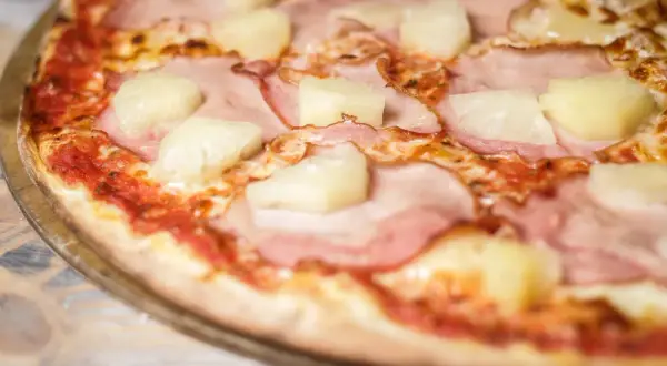 Jak uformować pizzę: proste triki na idealne ciasto i uniknięcie błędów