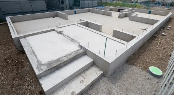 EPS czy XPS na fundamenty? Wybierz mądrze i oszczędź!