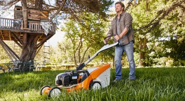 Jak wymienić olej w kosiarce STIHL - uniknij kosztownych błędów