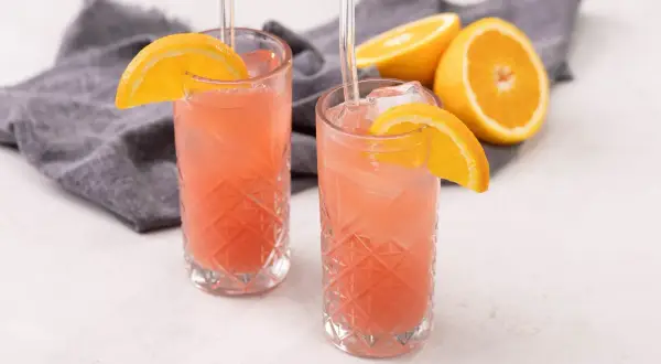 Sex on the Beach: ingredienti, ricetta IBA e trucchi da bartender