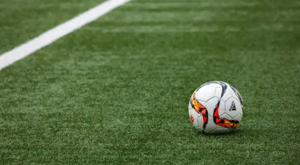 Gdzie i kiedy powstała FIFA? Poznaj historię narodzin futbolu.
